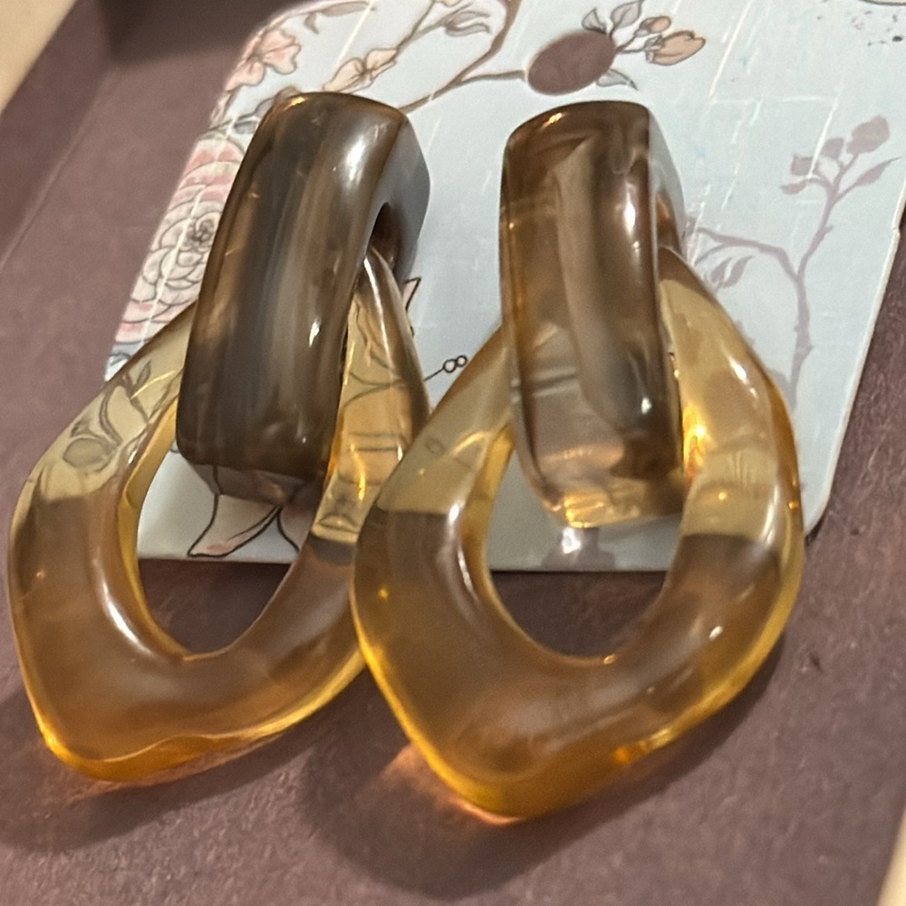 ๐ 3/$10 Greige light brown Transparent Acrylic Door Knocker Earrings - Picture 2 of 3